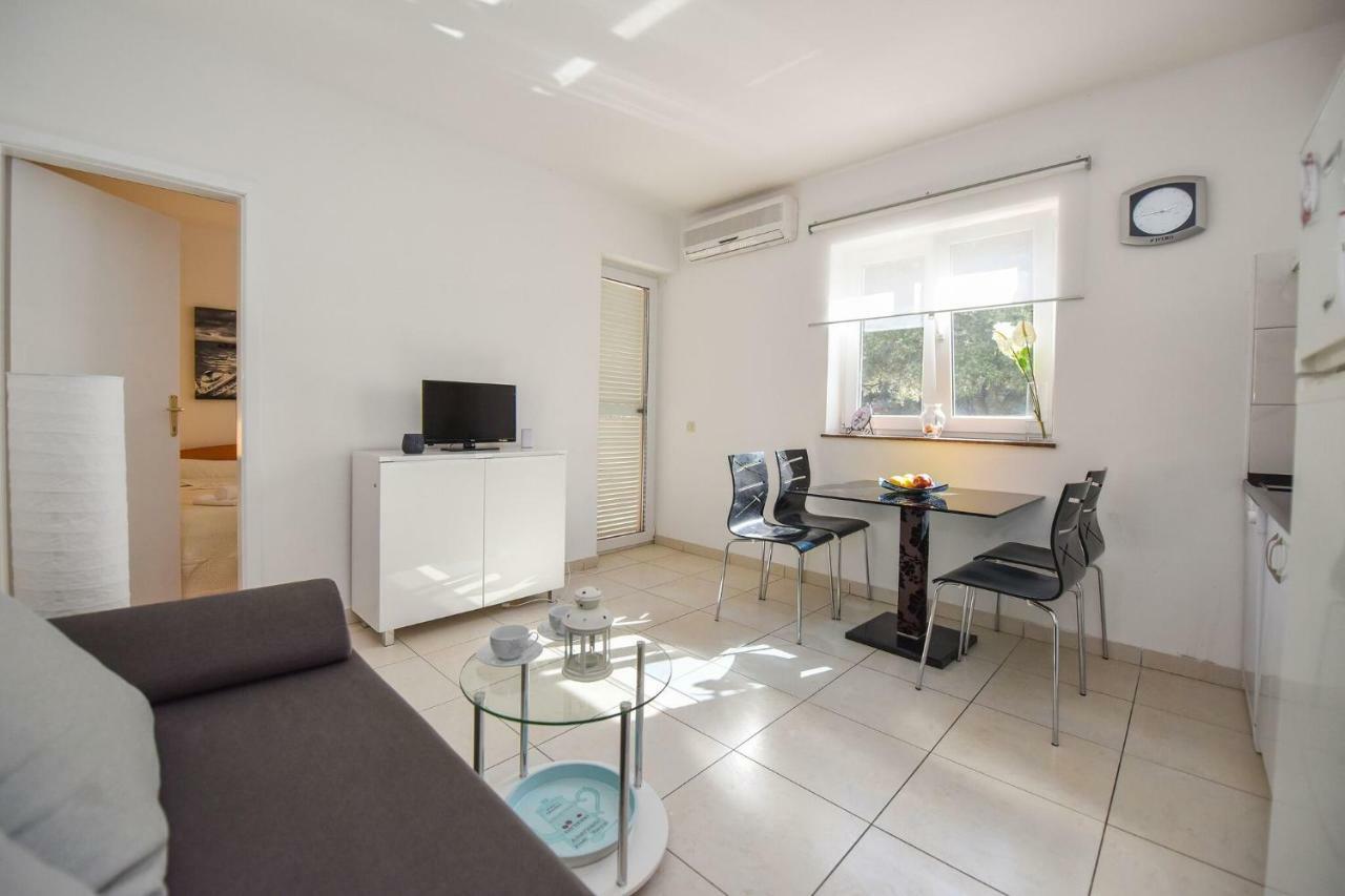 Vicy Apartment โนวาลยา ภายนอก รูปภาพ